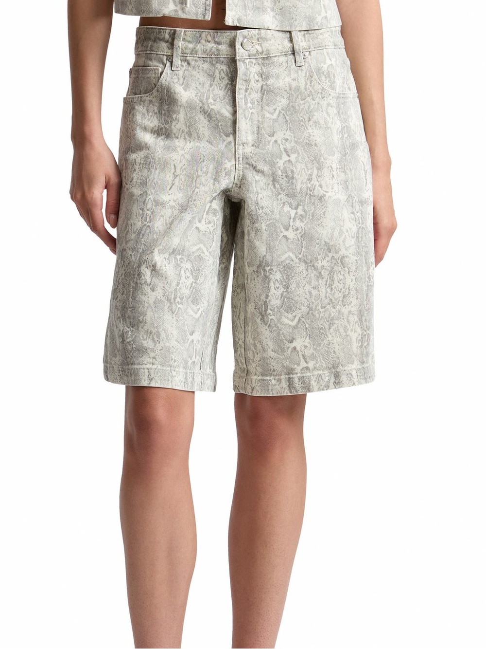 Avec Les Filles Faux Snakeskin Bermuda Shorts Ecru Python Size 27 NWT